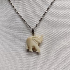 𝅺VINTAGE Unique Handcrafted Miniature Bone Carved Elephant Pendant for Necklace